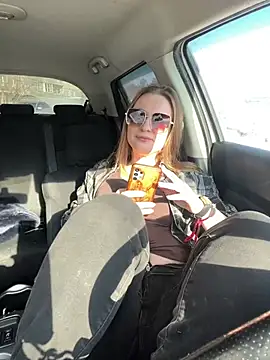 Snapshot of OlgaBuzzz chatting on February 20, 2026, 6:10 am OlgaBuzzz online show from February 20, 2026, 6:10 am