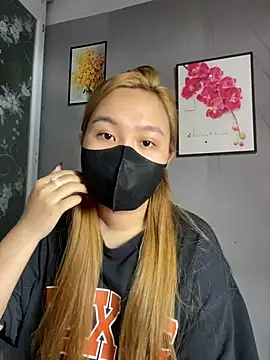 Odette68 online show from April 18, 2026, 1:52 am