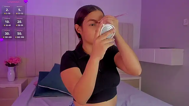 Littleolivia  online show from February 19, 2026, 1:19 pm