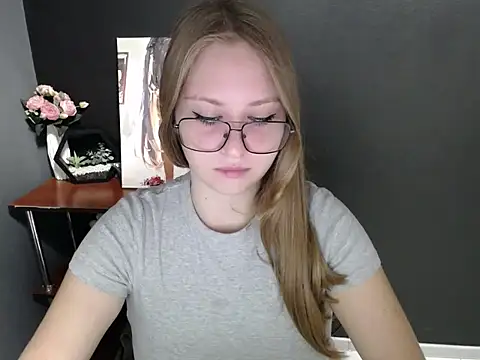 lady minx online show from October 8, 2025, 6:37 am