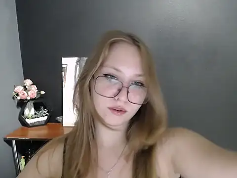 lady minx online show from October 22, 2025, 6:35 am