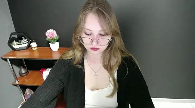 lady minx online show from February 14, 2025, 7:28 am