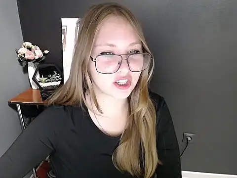 lady minx online show from October 3, 2025, 6:48 am