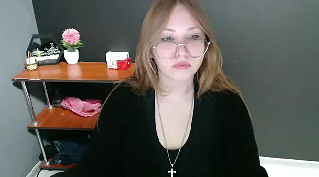 lady minx online show from December 16, 2024, 7:26 am