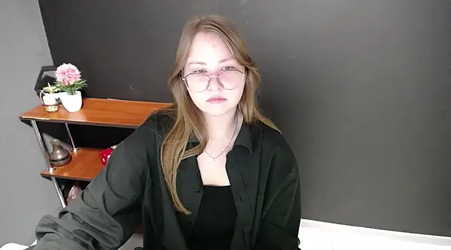 lady minx online show from February 26, 2025, 7:23 am