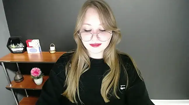 lady minx online show from February 6, 2025, 10:58 am