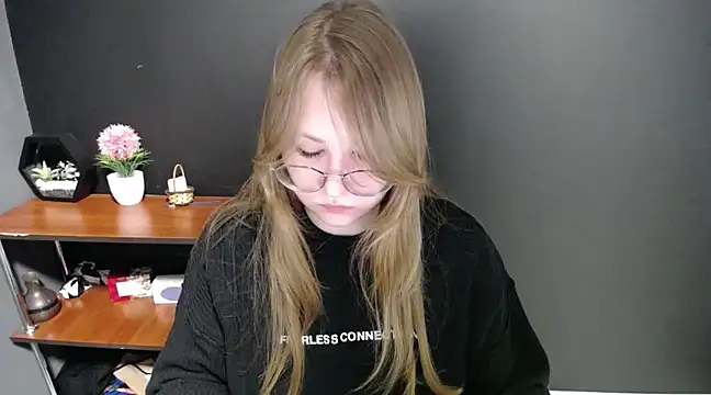 lady minx online show from March 18, 2025, 7:33 am