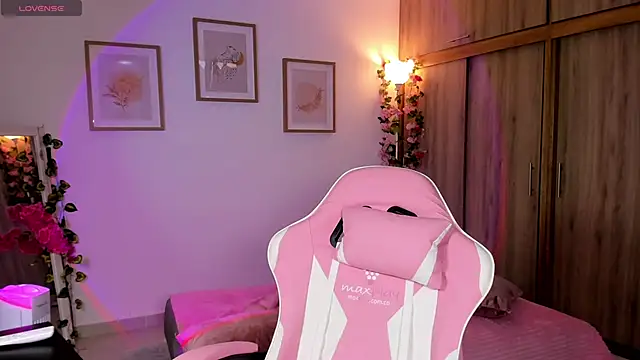 Veronica isaza   online show from September 25, 2025, 1:17 pm