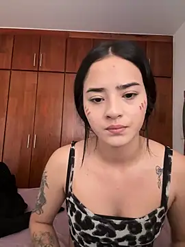 Veronica isaza   online show from September 10, 2025, 2:05 pm