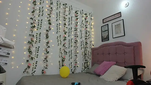 Snapshot of Debora_brown chatting on January 11, 2025, 12:01 am Debora brown online show from January 11, 2025, 12:01 am