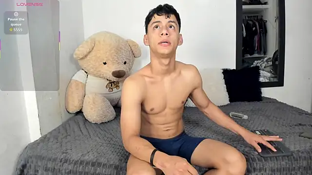 LittleParker online show from November 5, 2025, 12:30 pm