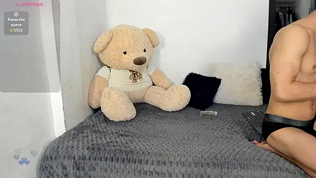 Snapshot of LittleParker chatting on October 27, 2025, 12:39 pm LittleParker online show from October 27, 2025, 12:39 pm