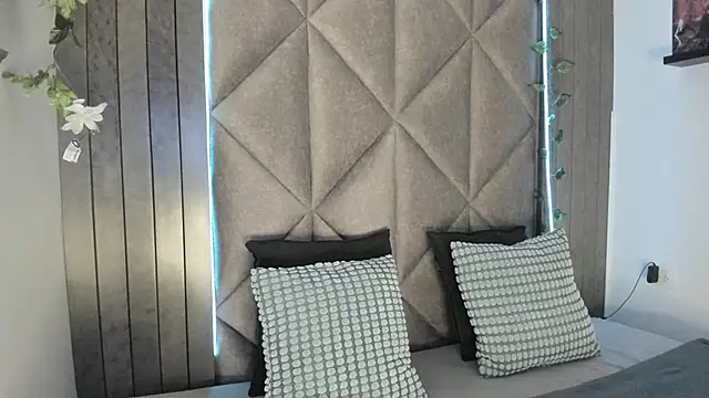 AbbyWathson online show from October 13, 2025, 7:59 pm