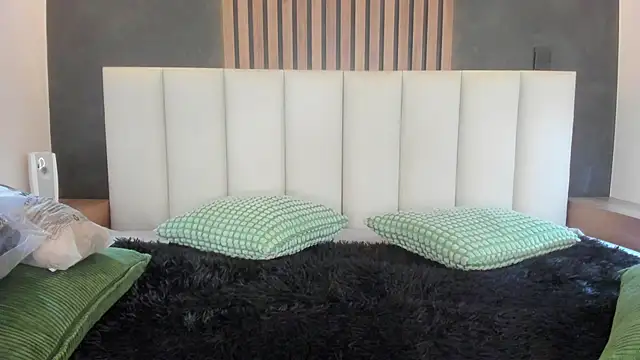 AbbyWathson online show from April 17, 2026, 12:30 pm