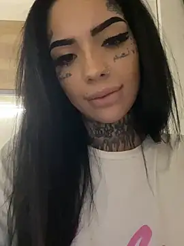 CreamyInkky  online show from January 12, 2025, 9:08 pm