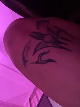 CreamyInkky  online show from January 20, 2025, 3:28 pm