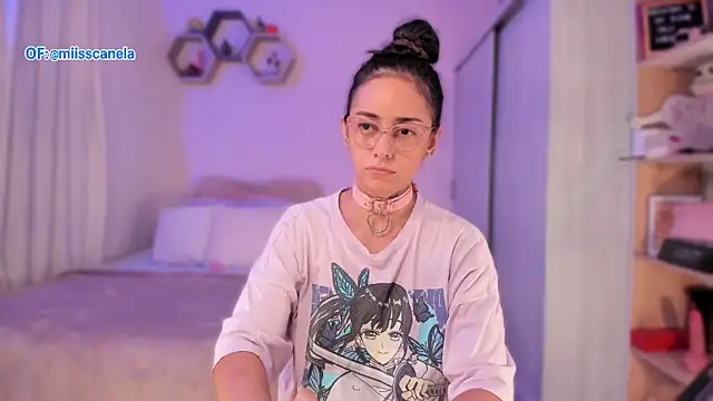 Aleja24Evans online show from October 6, 2025, 1:07 am