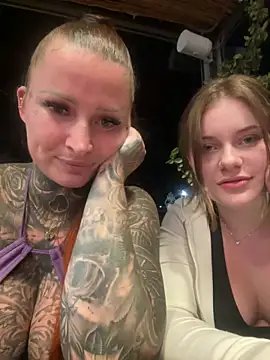 Snapshot of Inked_lorena chatting on November 4, 2025, 4:00 pm Inked lorena online show from November 4, 2025, 4:00 pm