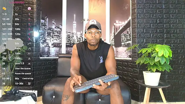 Snapshot of RicoBrown777_ chatting on October 25, 2025, 3:49 am RicoBrown777  online show from October 25, 2025, 3:49 am