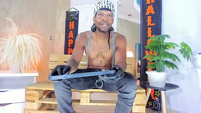 Snapshot of RicoBrown777_ chatting on October 31, 2025, 4:42 am RicoBrown777  online show from October 31, 2025, 4:42 am