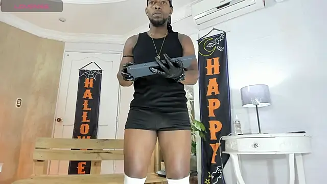 Snapshot of RicoBrown777_ chatting on October 16, 2025, 5:05 am RicoBrown777  online show from October 16, 2025, 5:05 am