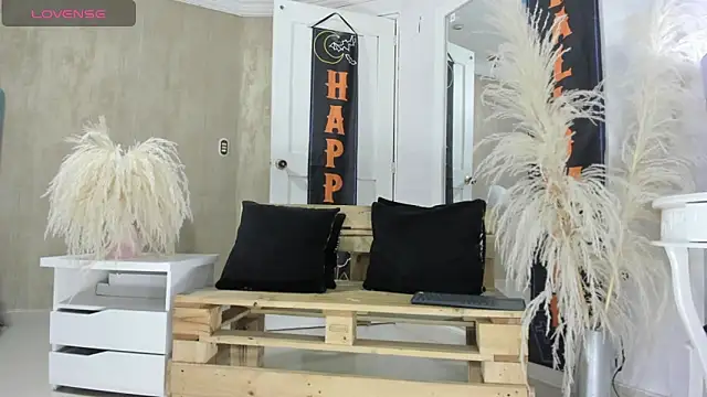 Snapshot of RicoBrown777_ chatting on October 21, 2025, 4:23 am RicoBrown777  online show from October 21, 2025, 4:23 am