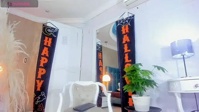 Snapshot of RicoBrown777_ chatting on October 28, 2025, 3:51 am RicoBrown777  online show from October 28, 2025, 3:51 am