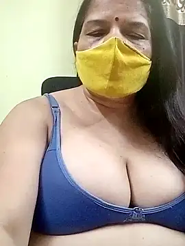 Snapshot of IndianAngle chatting on October 26, 2025, 12:11 am IndianAngle online show from October 26, 2025, 12:11 am