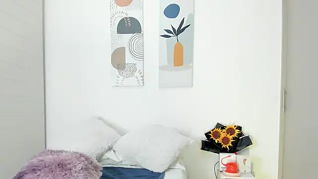 Evawalker  online show from October 9, 2025, 3:18 am