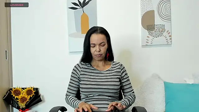 Evawalker  online show from February 26, 2025, 1:36 am