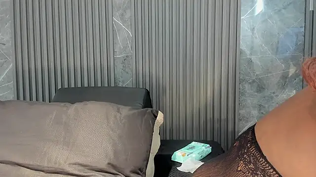 Snapshot of SaraiEvans chatting on September 21, 2025, 3:22 am SaraiEvans online show from September 21, 2025, 3:22 am