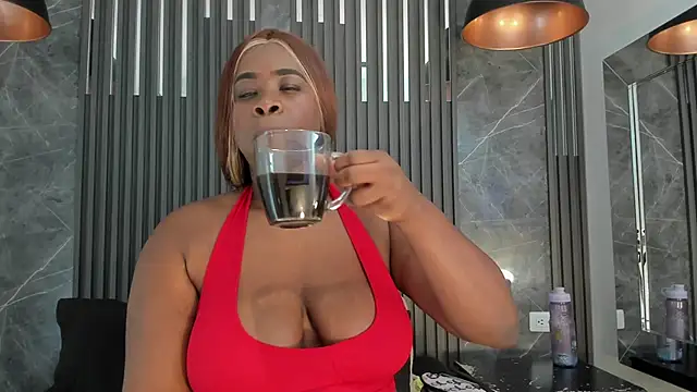 Snapshot of SaraiEvans chatting on September 19, 2025, 3:21 am SaraiEvans online show from September 19, 2025, 3:21 am