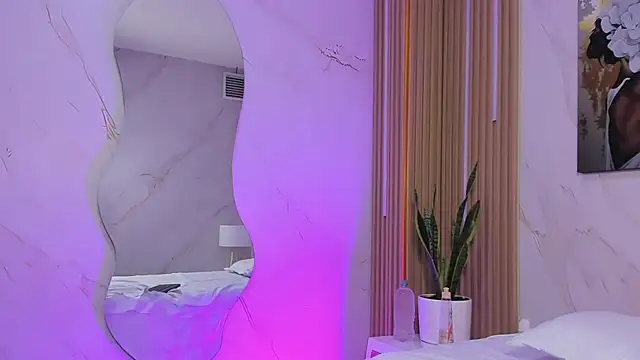 Daphne81  online show from September 27, 2025, 2:28 am