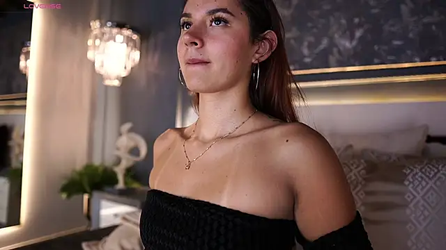 Snapshot of AylinMillerxs chatting on December 20, 2025, 7:28 pm AylinMillerxs online show from December 20, 2025, 7:28 pm