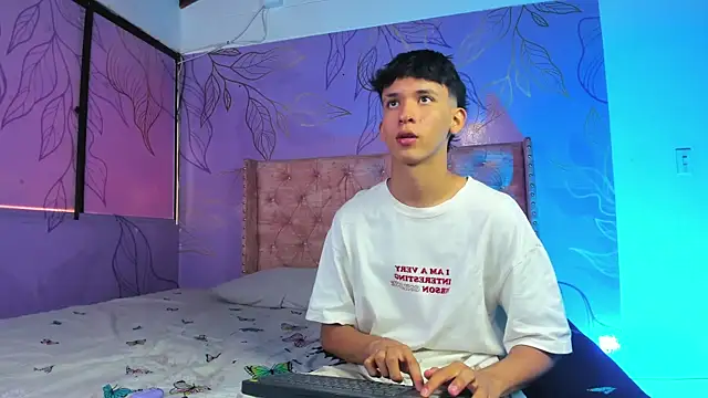 Theskinnyboys online show from March 21, 2025, 1:23 pm