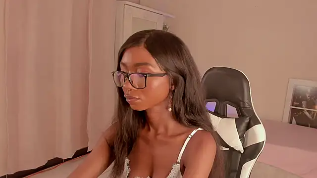 SavannahWildee online show from December 9, 2024, 7:18 pm