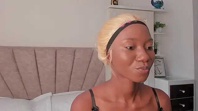 SavannahWildee online show from November 27, 2025, 2:28 pm