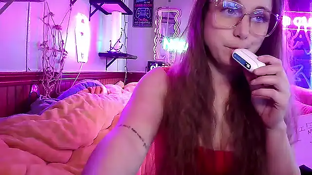 Snapshot of mirannacult chatting on March 4, 2025, 8:27 pm mirannacult online show from March 4, 2025, 8:27 pm