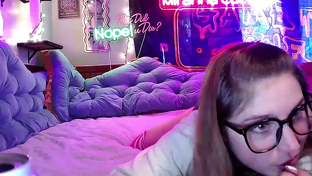 Snapshot of mirannacult chatting on January 21, 2025, 8:00 pm mirannacult online show from January 21, 2025, 8:00 pm