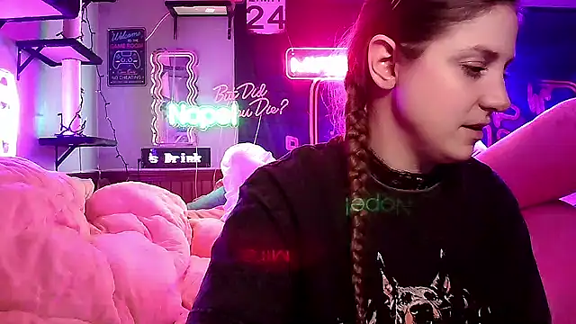 Snapshot of mirannacult chatting on March 3, 2025, 9:02 am mirannacult online show from March 3, 2025, 9:02 am