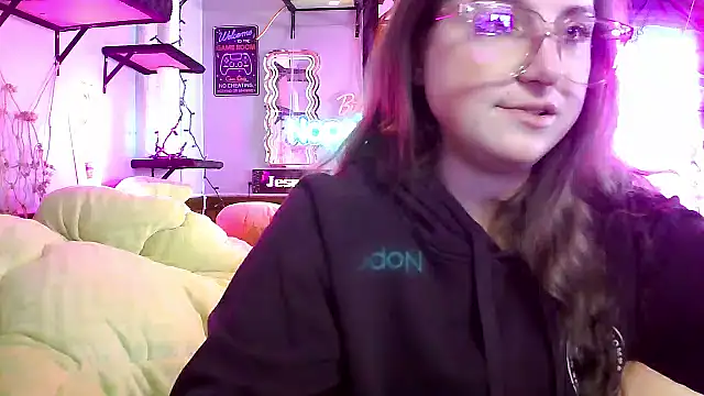 Snapshot of mirannacult chatting on February 22, 2025, 5:24 pm mirannacult online show from February 22, 2025, 5:24 pm