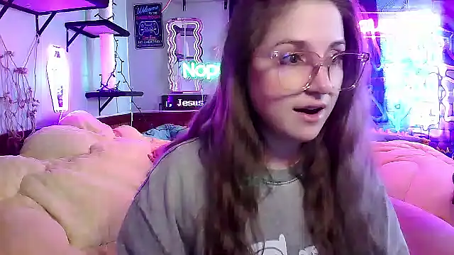 Snapshot of mirannacult chatting on February 23, 2025, 4:57 pm mirannacult online show from February 23, 2025, 4:57 pm