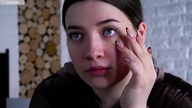 LowOncoming online show from April 13, 2026, 3:43 am