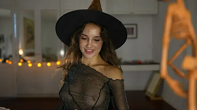 Snapshot of ValerieHill chatting on October 31, 2025, 3:14 am ValerieHill online show from October 31, 2025, 3:14 am