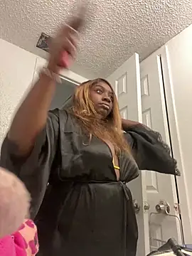 LillShayy online show from December 17, 2025, 5:18 pm