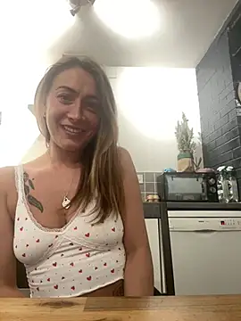 Pollypearson online show from December 31, 2024, 11:06 pm