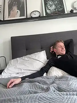 Pollypearson online show from March 4, 2025, 11:19 am