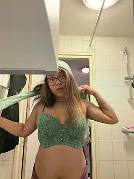 BaddieMelanie online show from May 20, 2026, 7:49 am