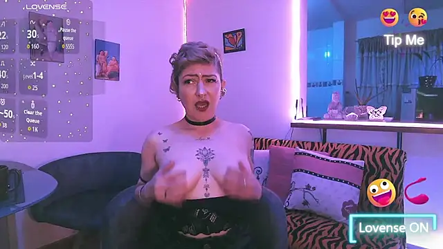 Snapshot of Maria_fernandaxxx_ chatting on October 22, 2025, 9:46 pm Maria fernandaxxx  online show from October 22, 2025, 9:46 pm