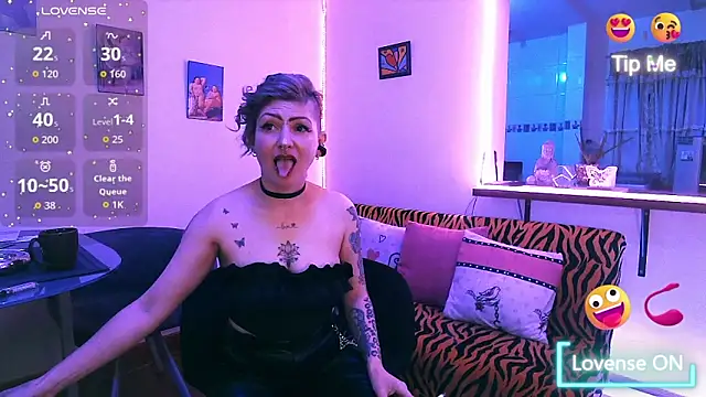 Snapshot of Maria_fernandaxxx_ chatting on October 8, 2025, 2:13 am Maria fernandaxxx  online show from October 8, 2025, 2:13 am